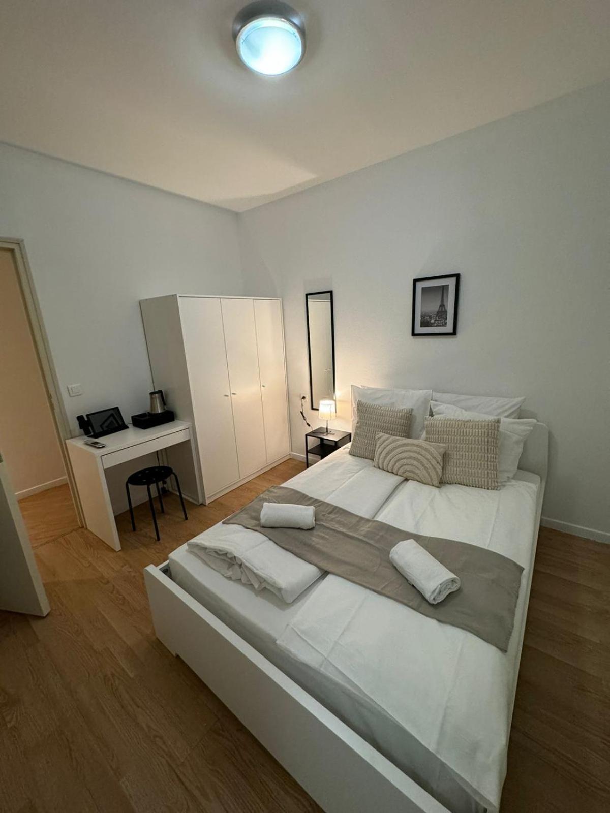 Hotel Etoiles De Mantes Esterno foto